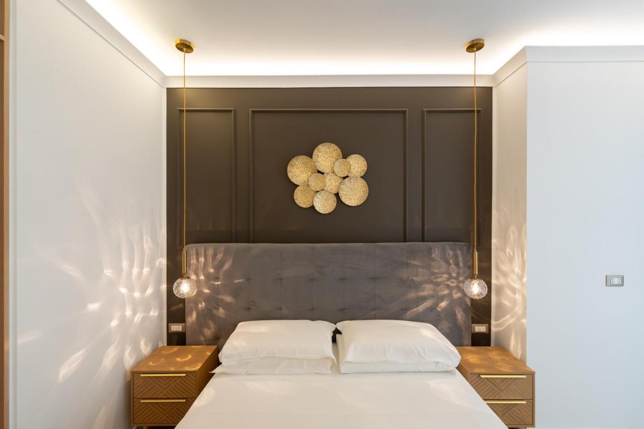 Toledo Relais Suites - By Pera Rooms Collection 나폴리 외부 사진