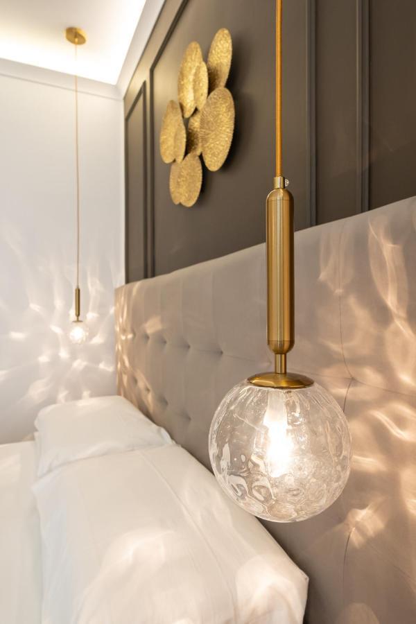 Toledo Relais Suites - By Pera Rooms Collection 나폴리 외부 사진