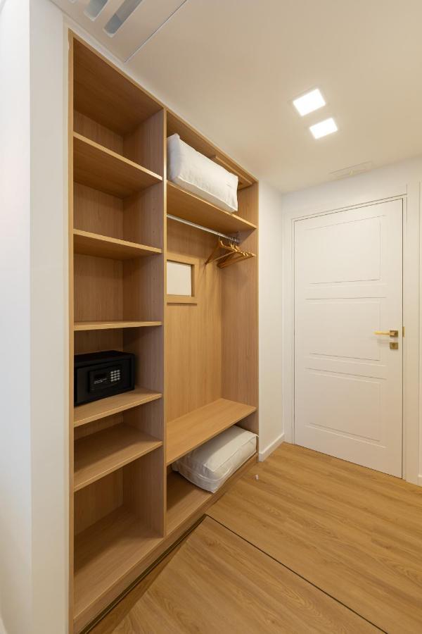 Toledo Relais Suites - By Pera Rooms Collection 나폴리 외부 사진